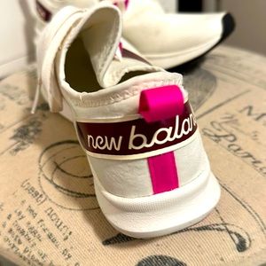 New balance tennis shoes